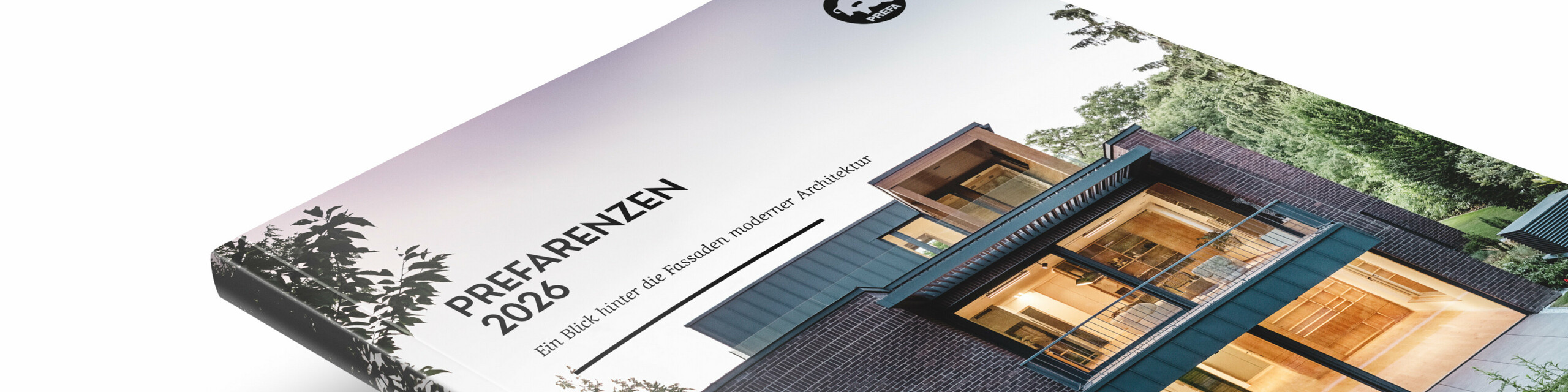 Slika knjige PREFARENZEN iz leta 2026 na belem ozadju. Na naslovnici je upodobljena hiša PREFARENZEN.