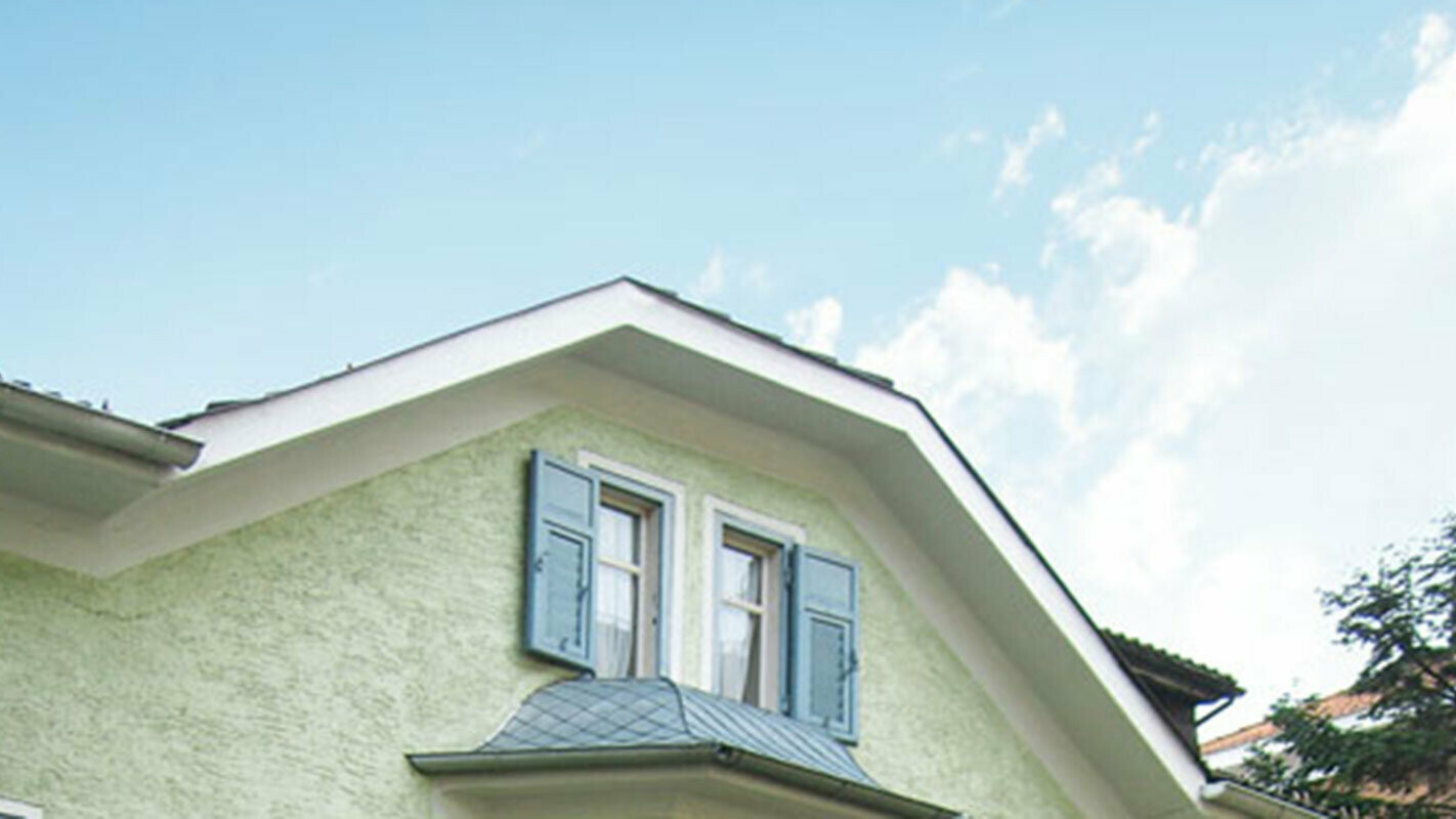 Gradnja podstrešja pred obnovo strehe s strešnimi rombi PREFA