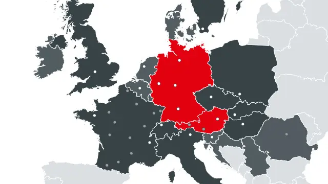 Zemljevid, na katerem so prikazane vse evropske države, v katerih družba PREFA posluje, z rdečo barvo obeh proizvodnih obratov v Avstriji in Nemčiji.