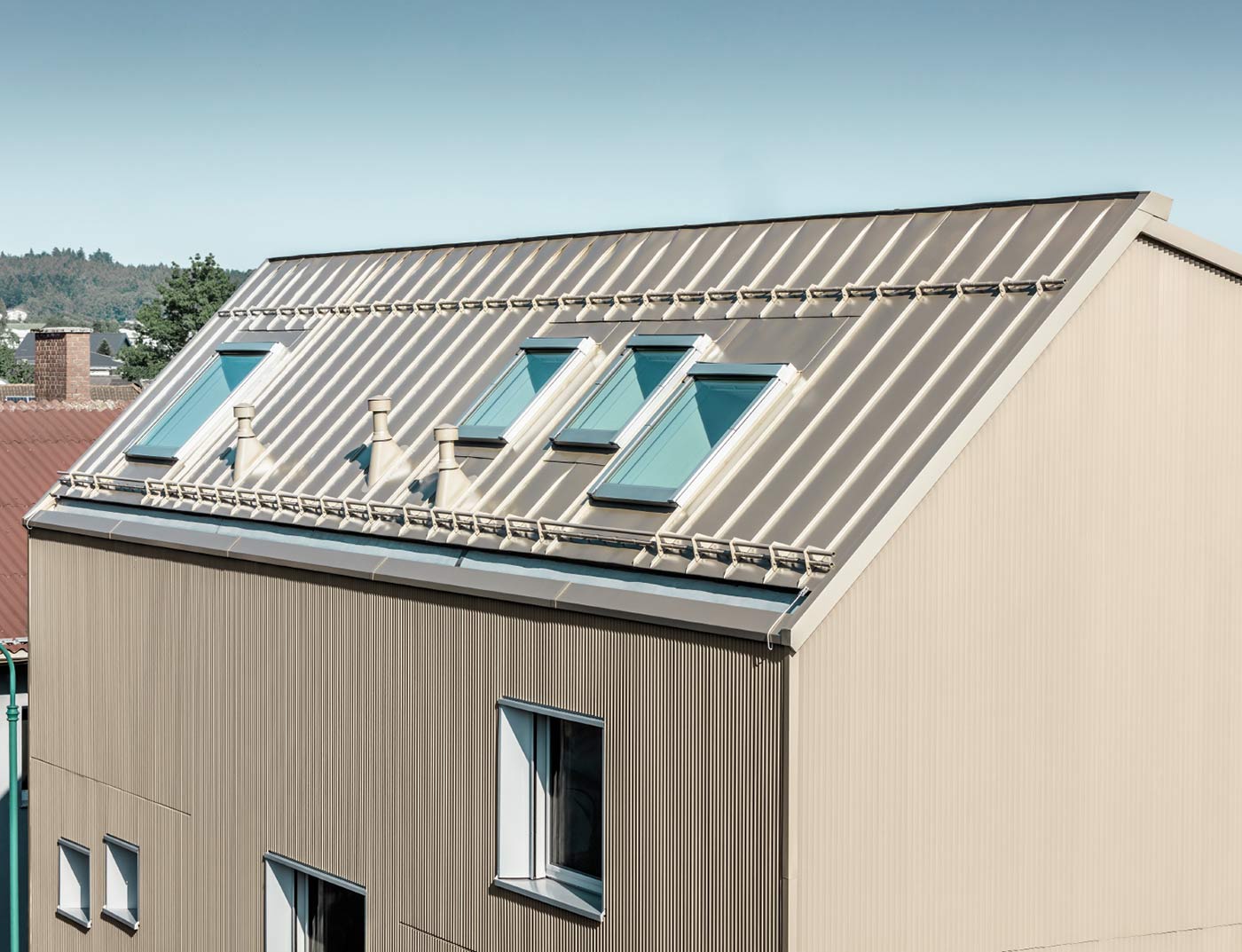 Referenčni objekti PREFA Strešni sistemi Strešni sistem Prefalz® 45 bronasta