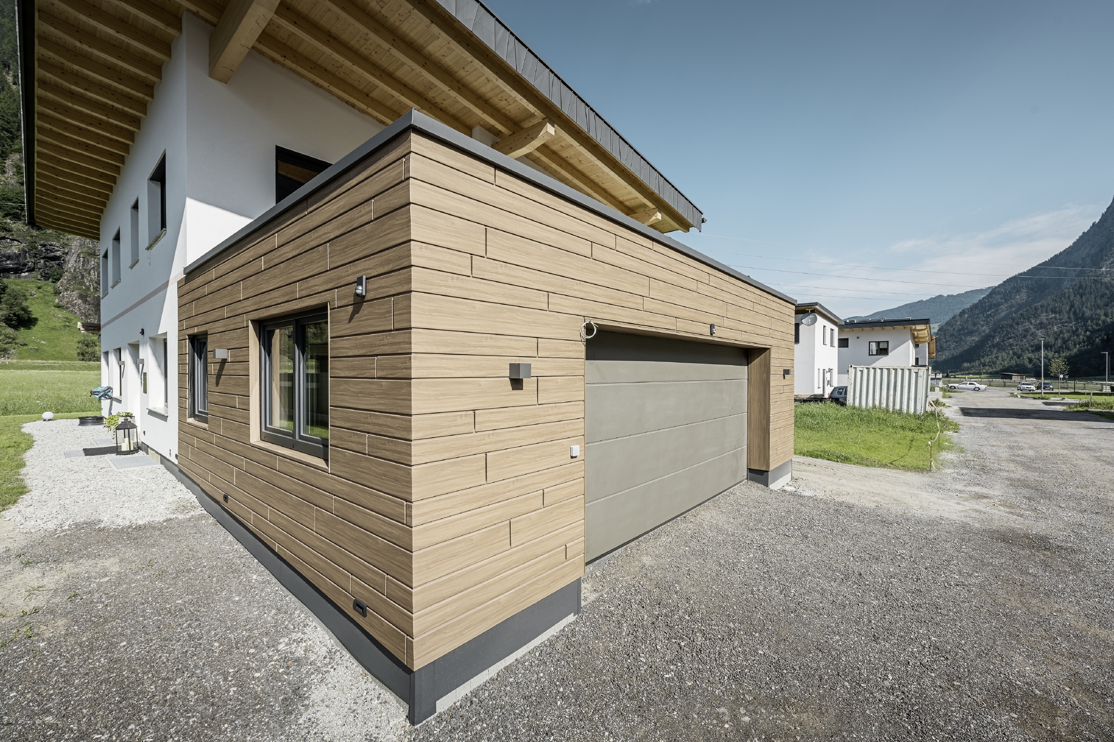 Referenčni objekti PREFA Fasadni sistemi Siding 38 orehovo rjava