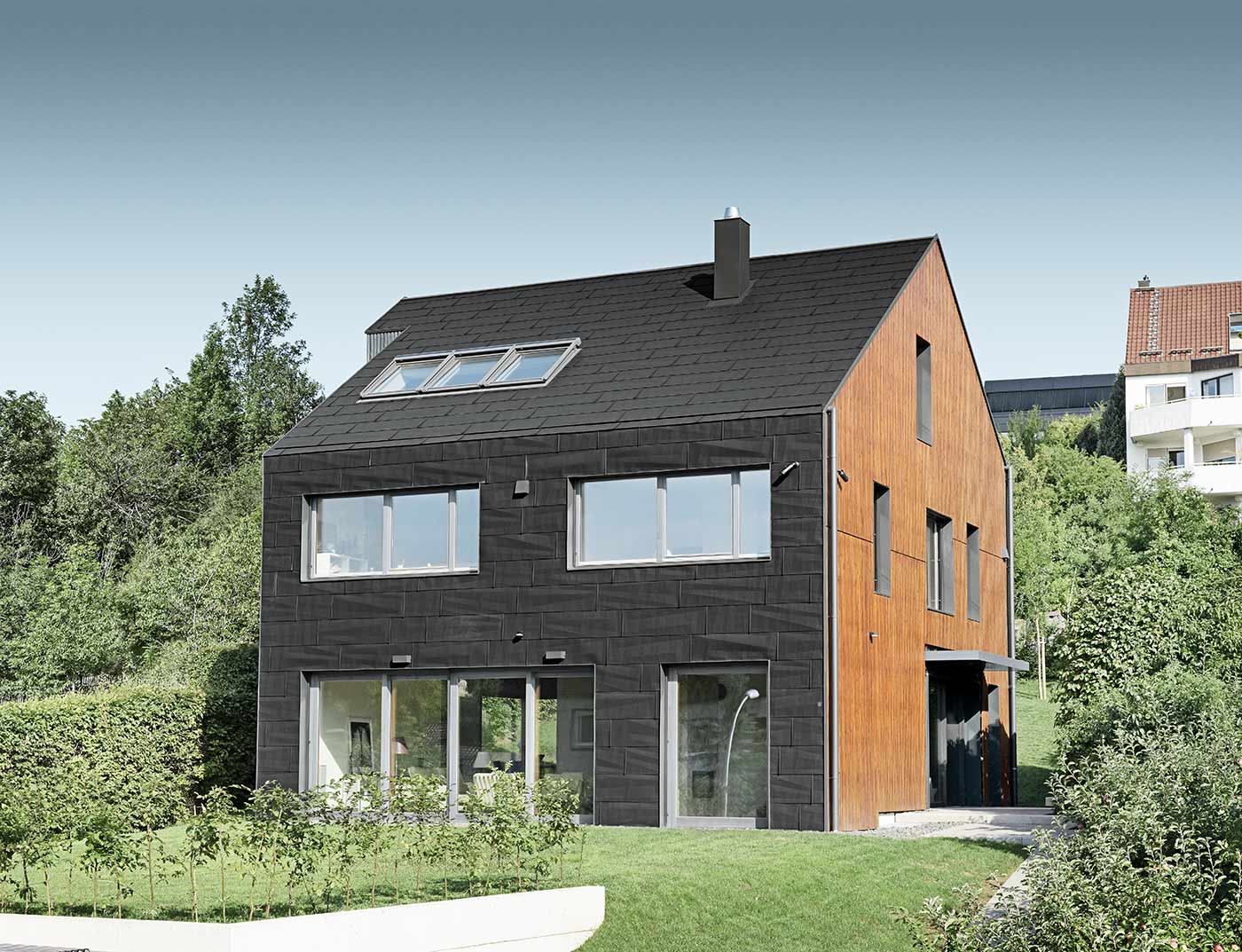 Referenčni objekti PREFA Fasadni sistemi Fasadni panel FX.12 03 P.10 črna