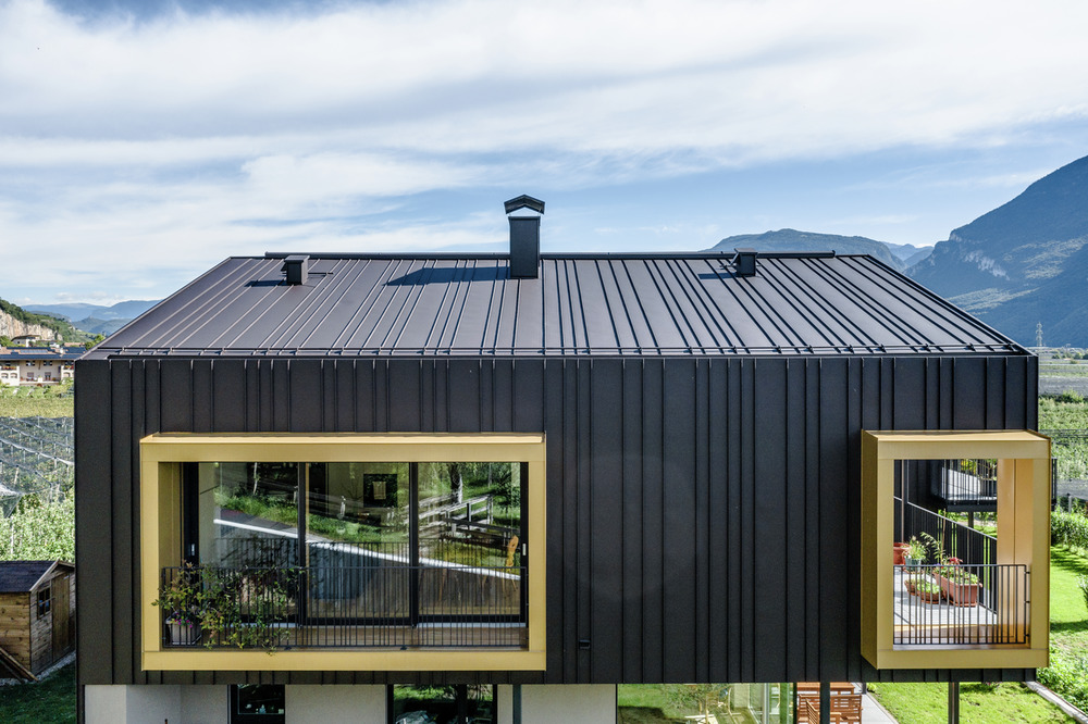 Referenčni objekti PREFA Fasadni sistemi Fasadni sistem Prefalz® 11 P.10 testa di moro