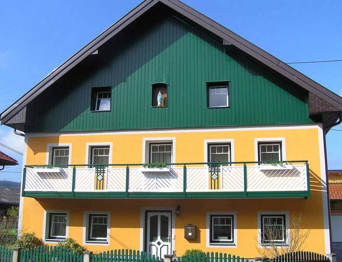 Referenčni objekti PREFA Fasadni sistemi Siding 06 P.10 mahovo zelena