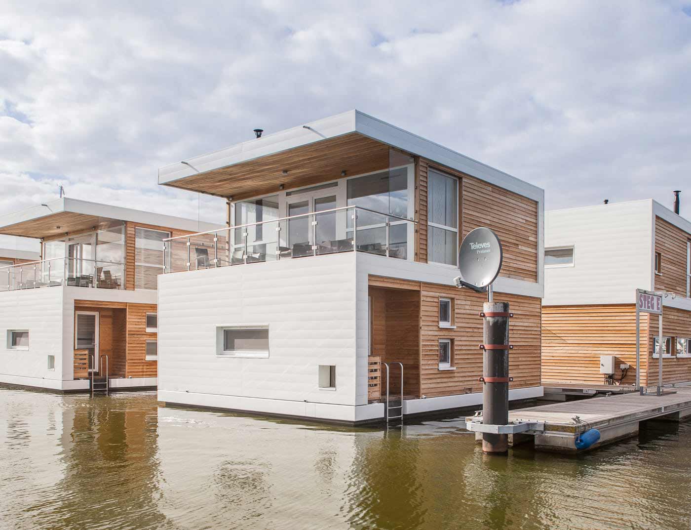 Referenčni objekti PREFA Fasadni sistemi Siding 10 P.10 Prefa bela