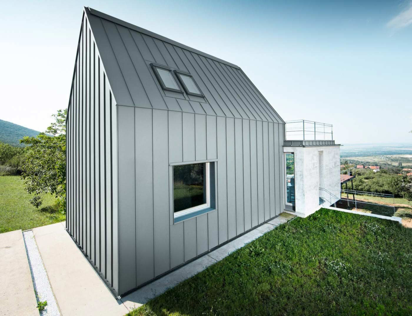 Referenčni objekti PREFA Strešni sistemi Strešni sistem Prefalz® 07 P.10 svetlo siva