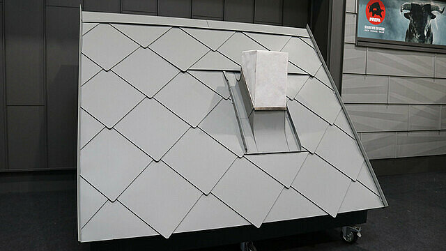 STREHA: Maloformatne kritine